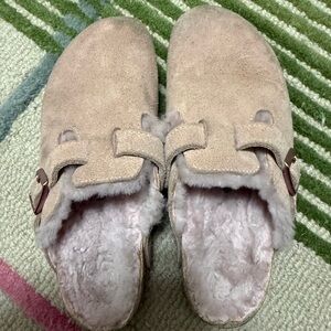 Birkenstock light pink suede Clogs with Pink fluffy Lining